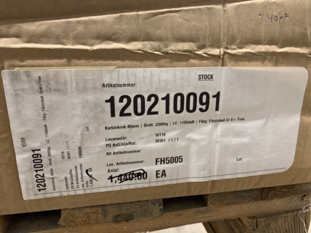 1317862-7 About 80 carabiners 45mm 2300kg