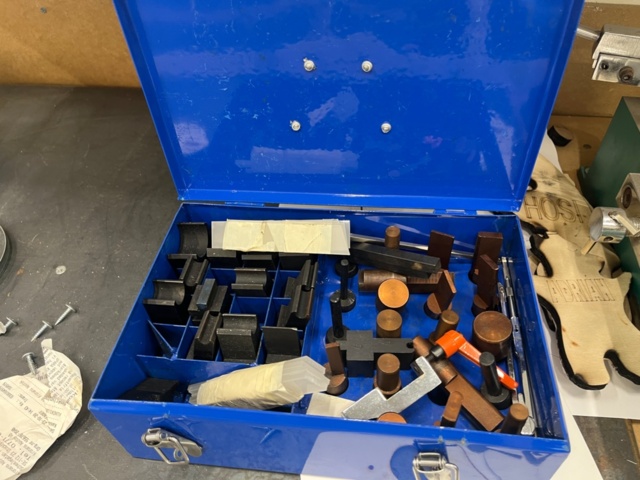 1318635-9 Punching machine Platform Die Cutter Zhenhua 1200 with punching tools