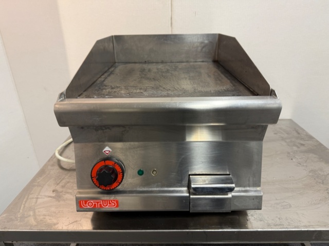 1176229-3 Lotus grill, table model, smooth top