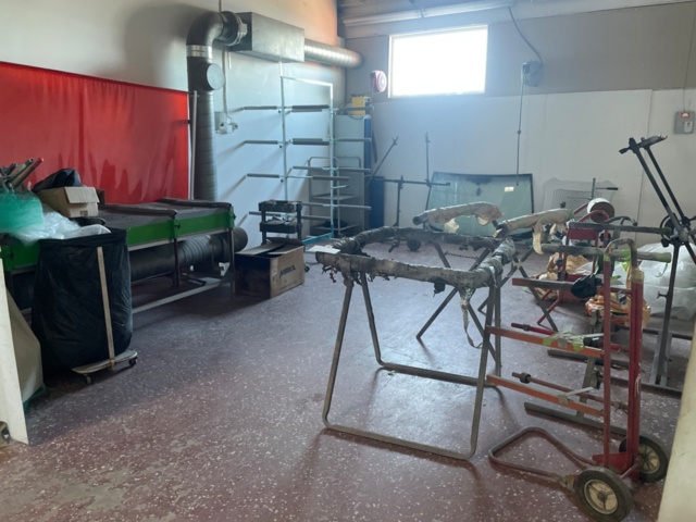 1321947-1 Lackställ, slipbord, fläkt, plåtskåp, rullvagn med mera