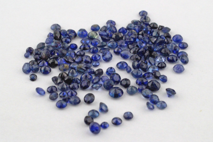 1322715-2 Parti fasettslipade blå Safirer ca 36,90 ctv