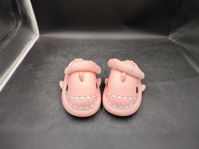 1322793-1 3 pairs of lined shark slippers, pink, size: 40-41 - Shipping included