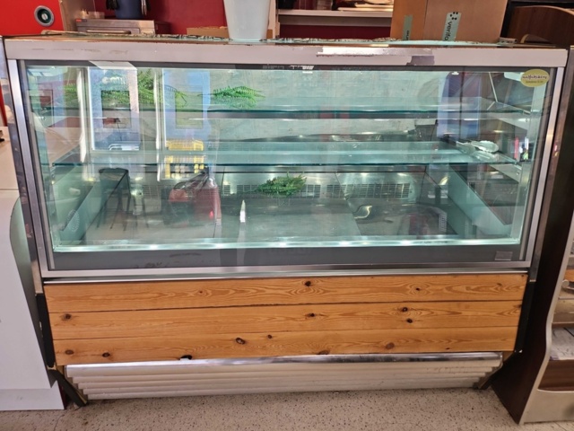 1322334-1 Commercial refrigerated display IFI Cubika pas 160