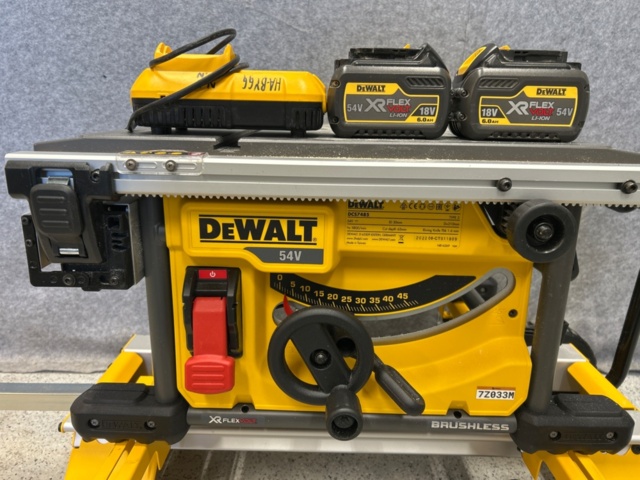 1323029-2 Table saw with stand battery powered - Dewalt DCS7485 / DE7401