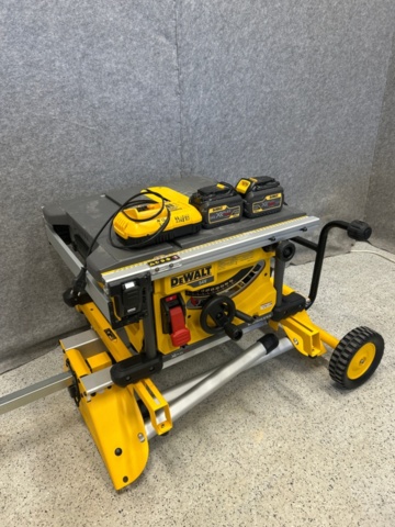1323029-3 Table saw with stand battery powered - Dewalt DCS7485 / DE7401