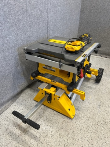 1323029-4 Table saw with stand battery powered - Dewalt DCS7485 / DE7401