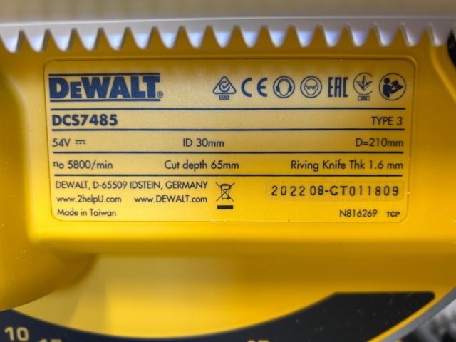 1323029-7 Table saw with stand battery powered - Dewalt DCS7485 / DE7401