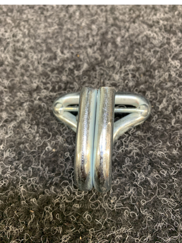 1323576-4 Approximately 60 double hooks 45mm with latch