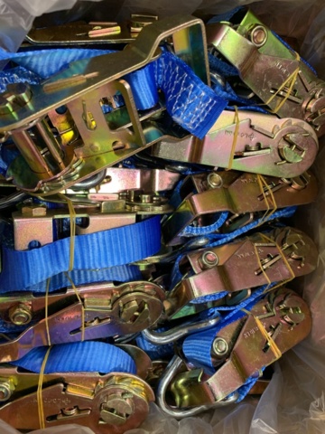 1323639-7 Approximately 40 load clamps 25mm