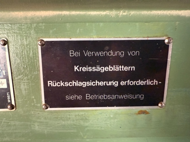 1176291-9 Straightedge U17N