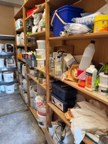 1316309-12 Lager med överbliven färg från måleriföretag