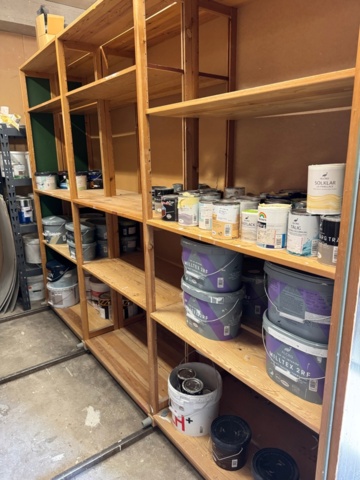 1316309-18 Lager med överbliven färg från måleriföretag