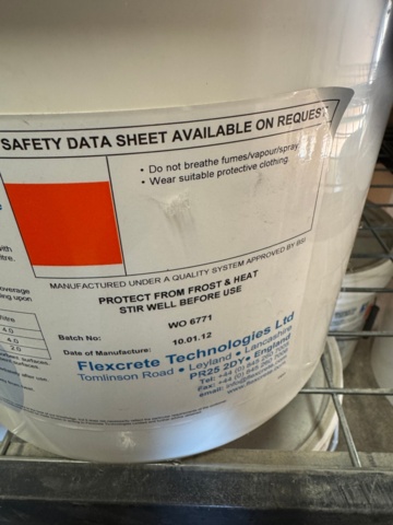 1316309-27 Lager med överbliven färg från måleriföretag