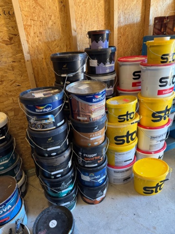 1316309-11 Lager med överbliven färg från måleriföretag