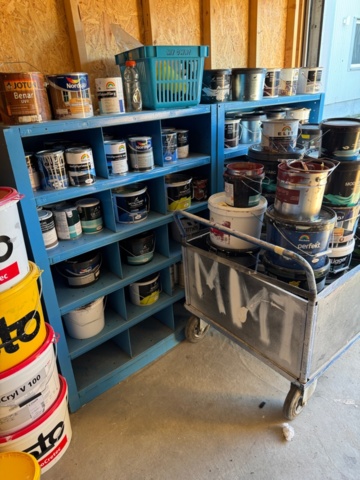 1316309-7 Lager med överbliven färg från måleriföretag