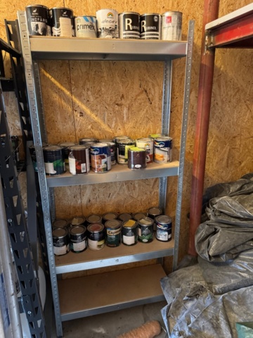 1316309-23 Lager med överbliven färg från måleriföretag