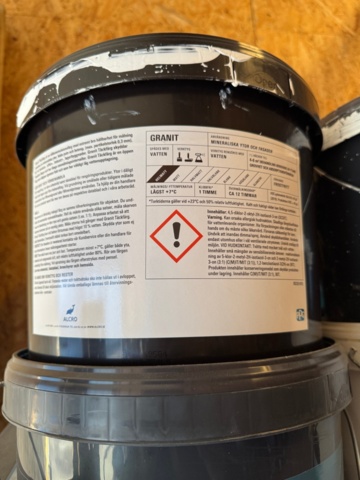 1316309-2 Lager med överbliven färg från måleriföretag