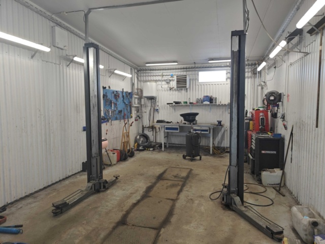 1130533-1 2-post lift 3000 kg ATT Hymax S3000 -2006 (Repair item)