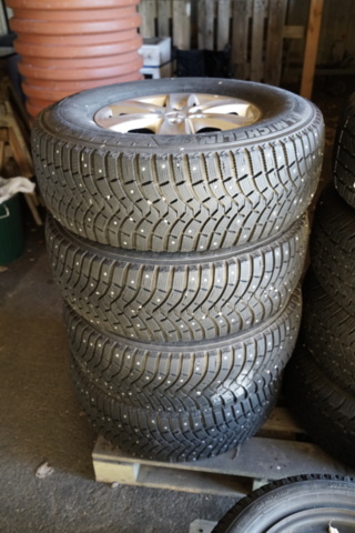 1323943-1 4pcs Studded tires on aluminum rims – Fits Mitsubishi L200 (2008)