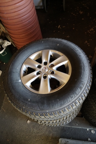 1323943-3 4pcs Studded tires on aluminum rims – Fits Mitsubishi L200 (2008)