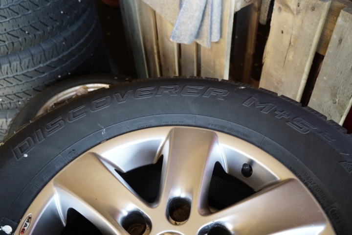 1323945-6 4pcs Studded tires on aluminum rims – Fits Mitsubishi L200 (2008)