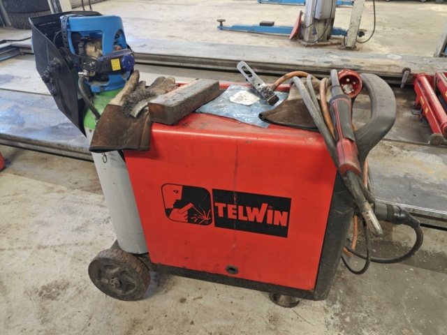 1130551-2 Mig welder with accessories - Telwin Telmig 203/2 Turbo
