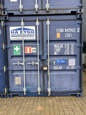 1225922-1 Container 20 fot med innehåll -2016
