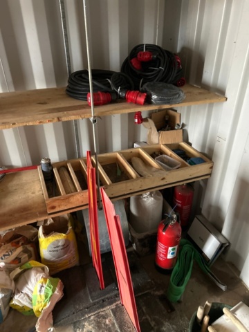 1225922-8 Container 20 fot med innehåll -2016