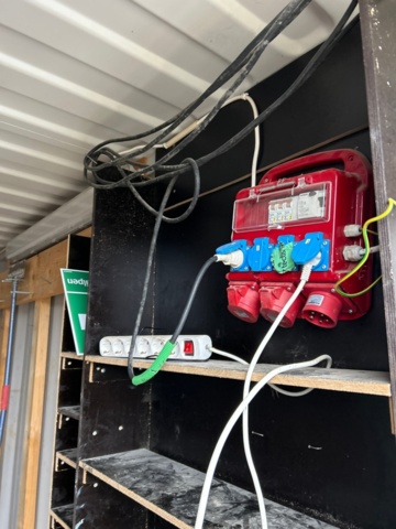 1225922-9 Container 20 fot med innehåll -2016