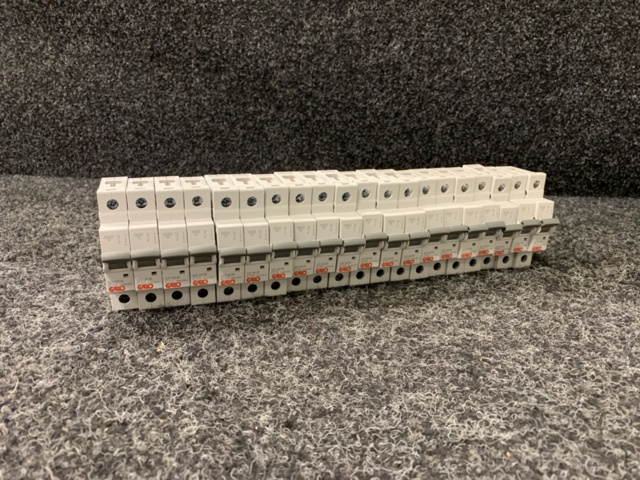 1324358-4 20 pieces Garo GS MCB C10 dwarf circuit breaker