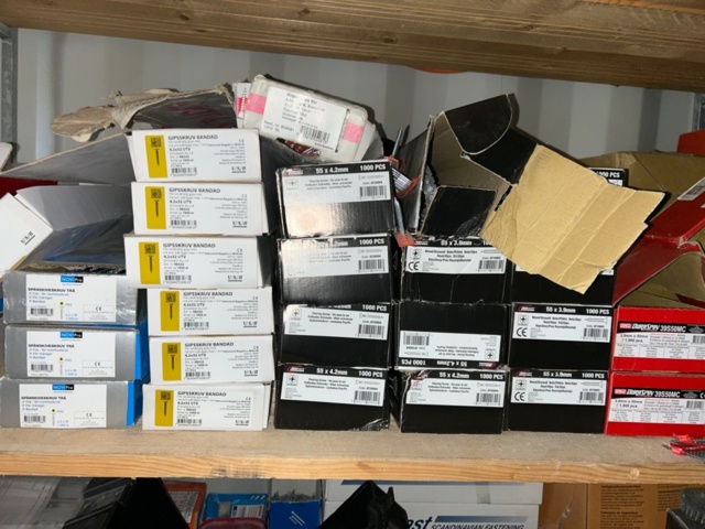 1225923-13 Container 20 fot med infästningsmaterial -2011