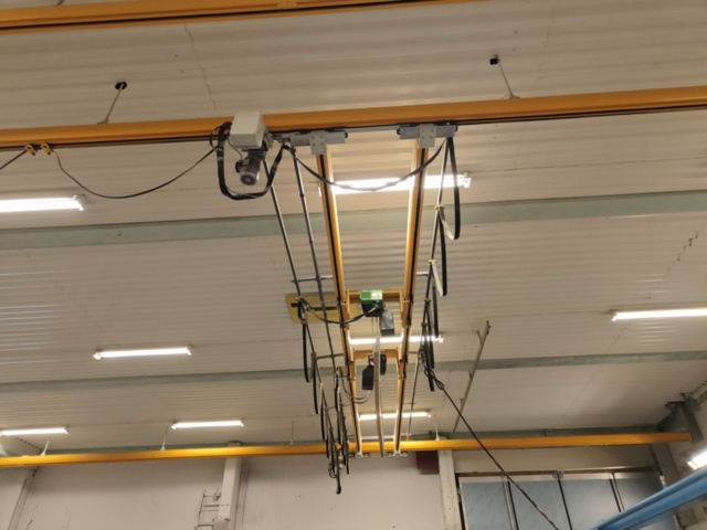 1289131-2 Dubbeltravers Stahl ST10 2x750 Kg