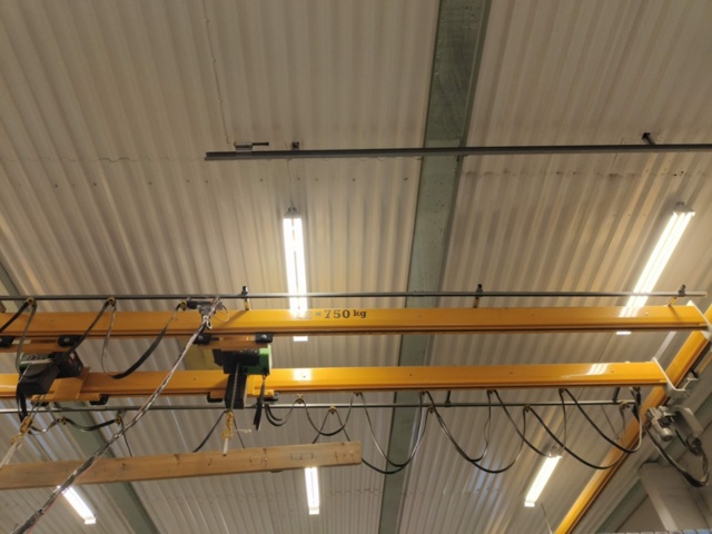 1289131-7 Dubbeltravers Stahl ST10 2x750 Kg