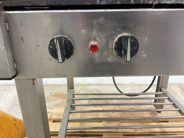 1198165-5 Stove with 4 burners