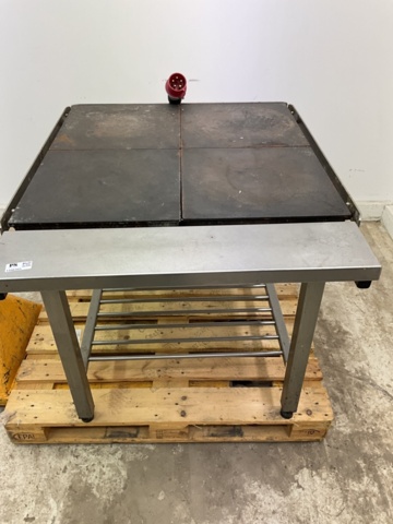 1198165-7 Stove with 4 burners