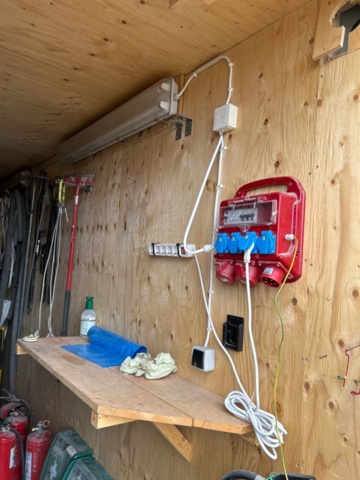 1225926-7 Container 20 fot med innehåll -2019