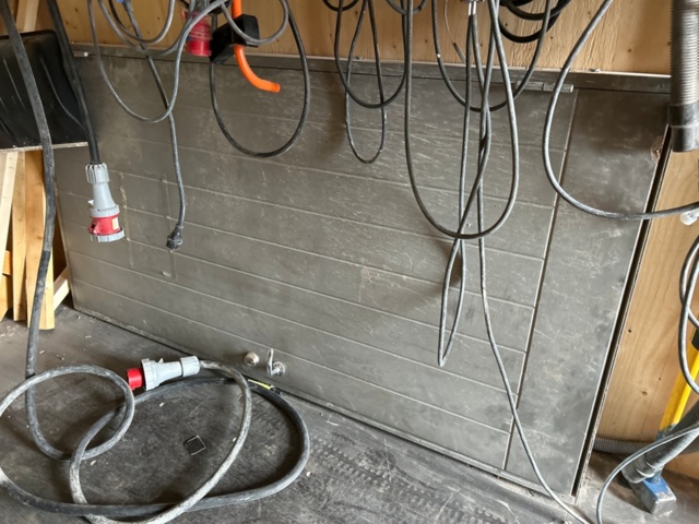 1225926-12 Container 20 fot med innehåll -2019