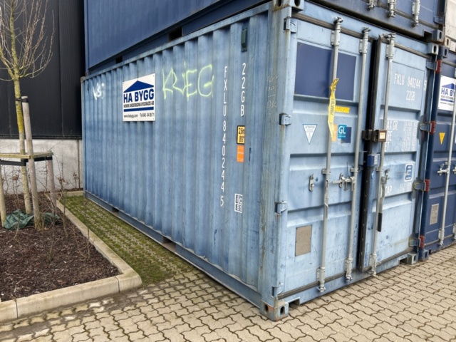 1225927-2 Container 20 fot med innehåll -2015