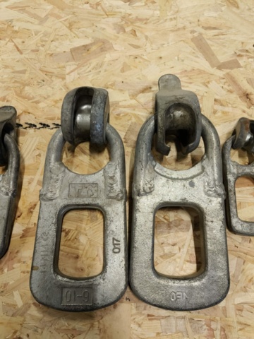 1289171-7 Lifting yoke for concrete blocks