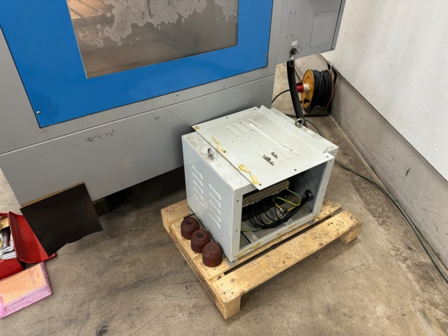 1324802-11 Fleroperationsmaskin Dugard Eagle 760