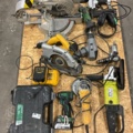 1198179-1 Pallet with various hand tools DEWALT