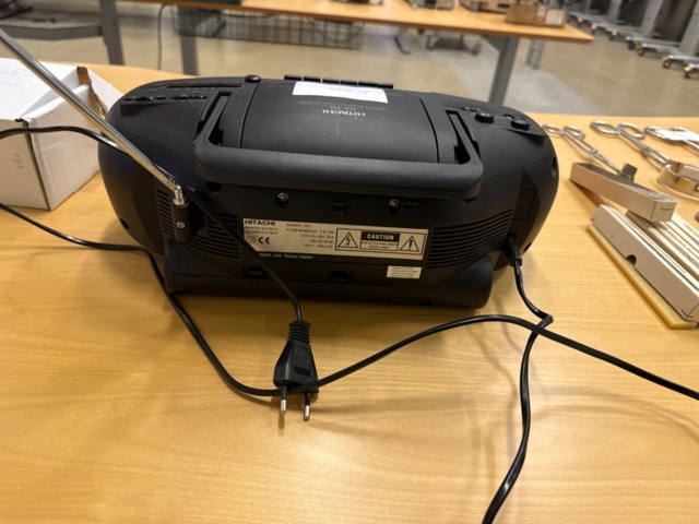 1324540-3 Hitachi CD player