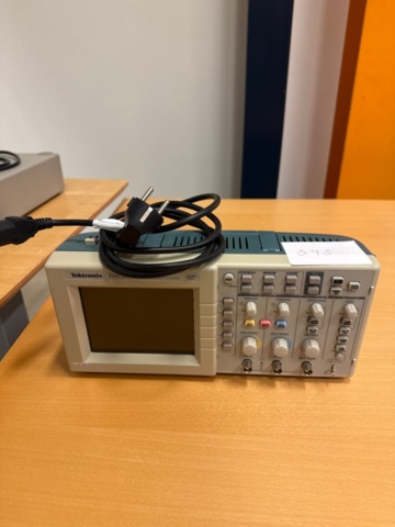 1324545-1 Tektronix TDS 2002 digital oscilloscope