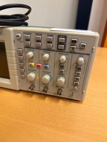 1324545-3 Tektronix TDS 2002 digital oscilloscope