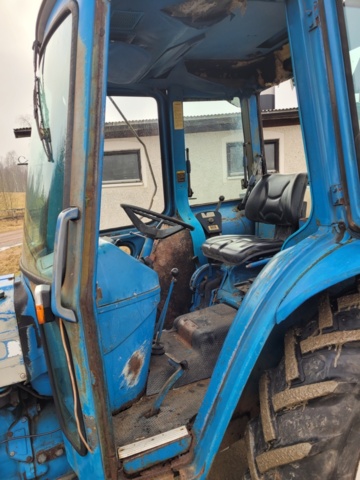 1326149-7 Tractor Ford 4100 -1979