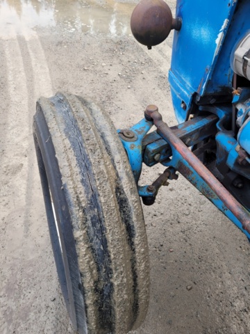 1326149-17 Tractor Ford 4100 -1979