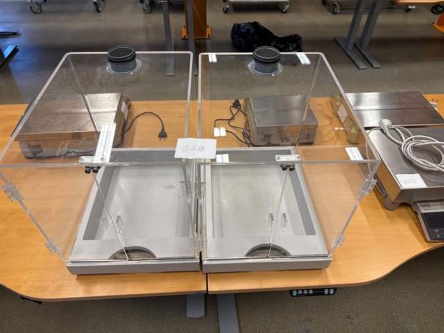 Protective chambers for precision scales, 2 pieces - PS Auction - We ...