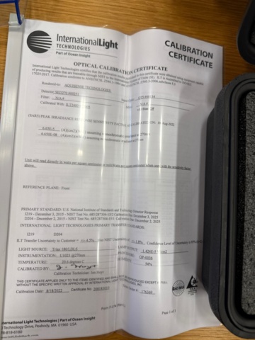 1324594-2 International Light ILT2400, optical meter