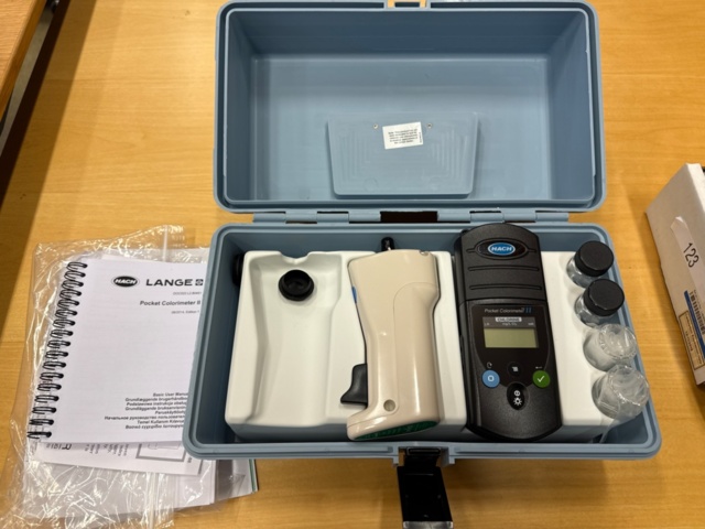Hach Lange Pocket Colorimeter II, portable colorimeter - PS Auction ...