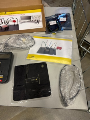 1324688-4 Fluke 10 Multimeter and more